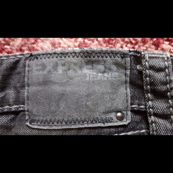 EXPRESS Men’s Distressed Jeans - Picture 5 of 6
